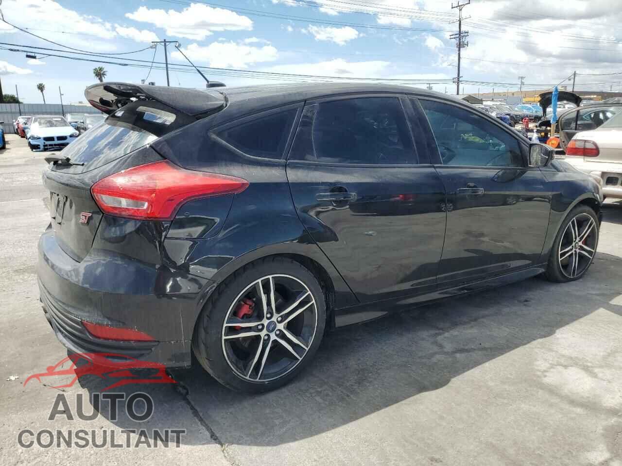 FORD FOCUS 2017 - 1FADP3L97HL246004