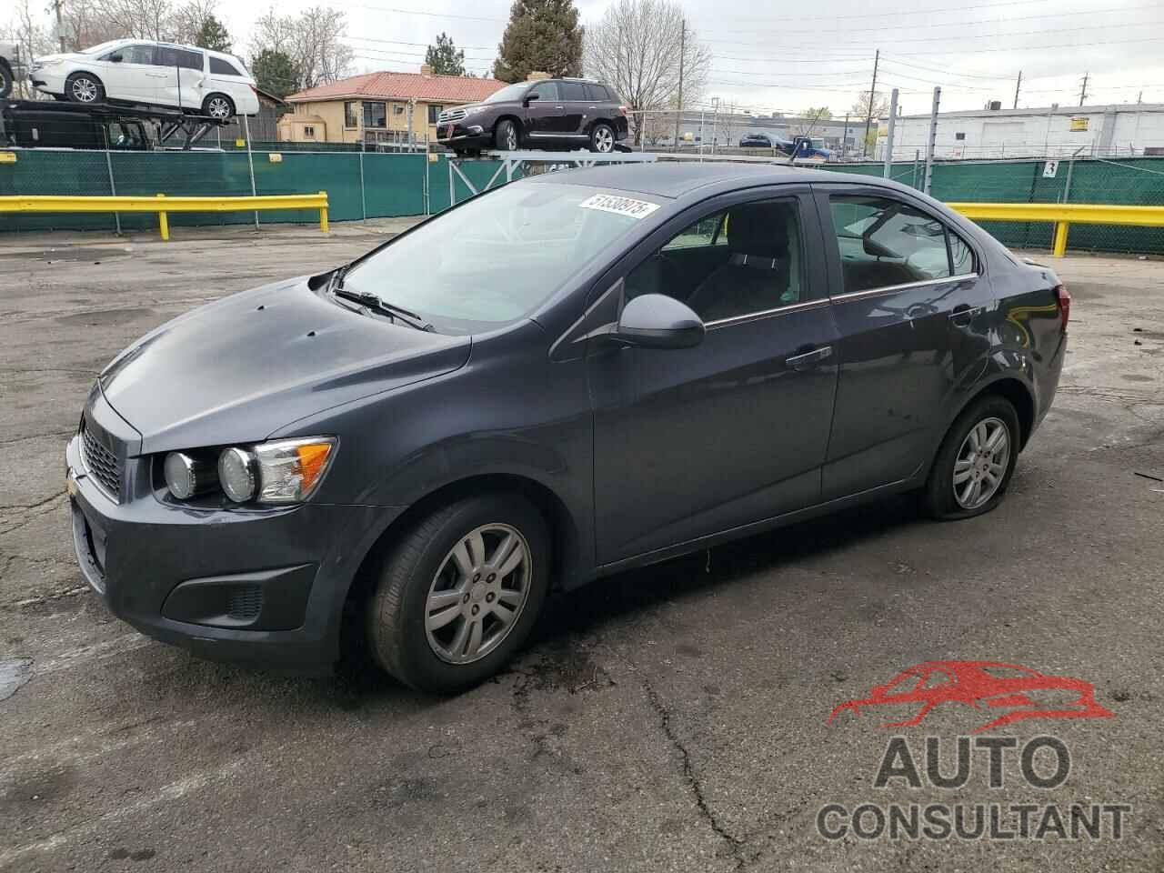 CHEVROLET SONIC 2013 - 1G1JC5SH2D4193576