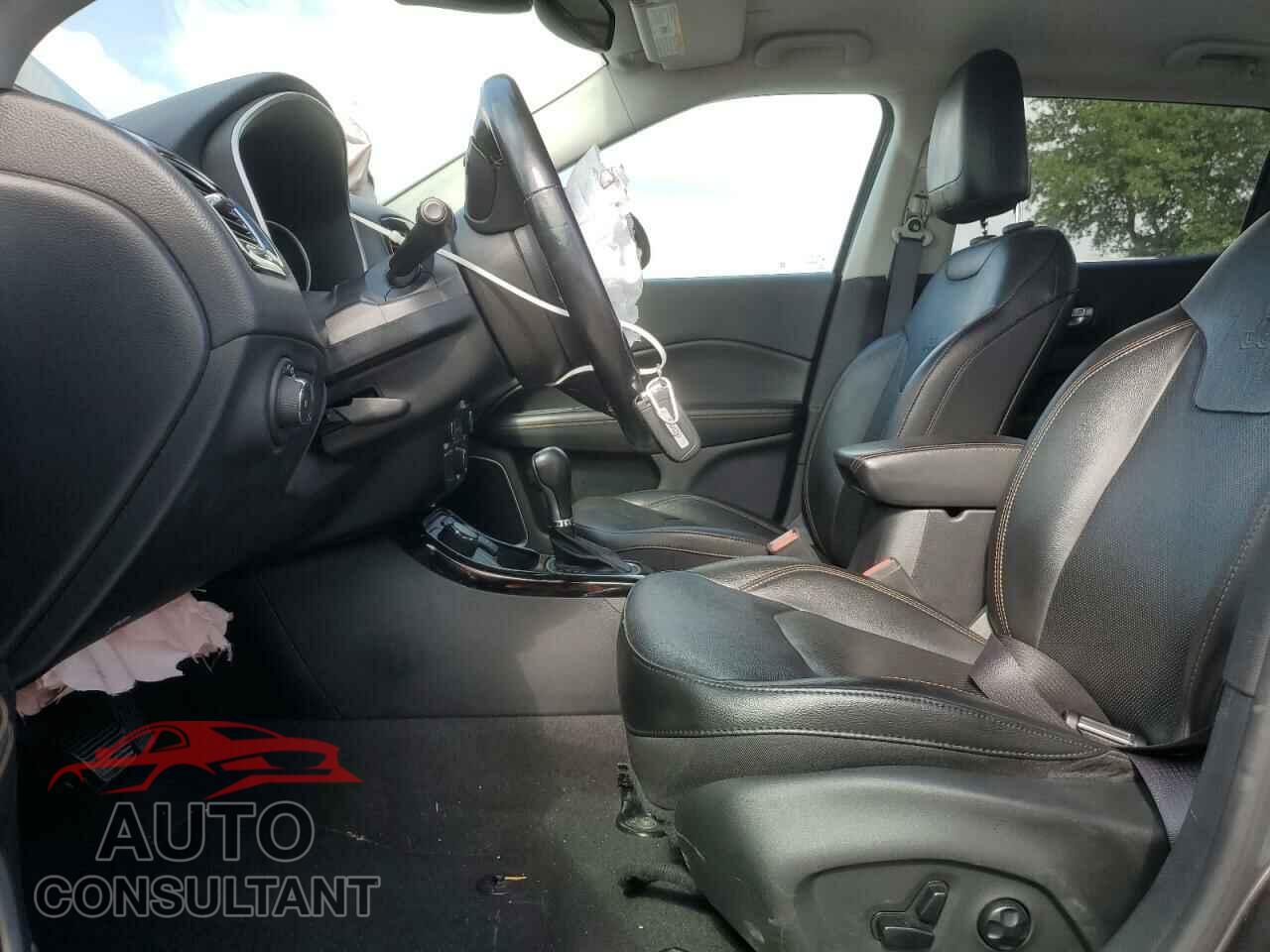 JEEP COMPASS 2021 - 3C4NJDCB6MT521708