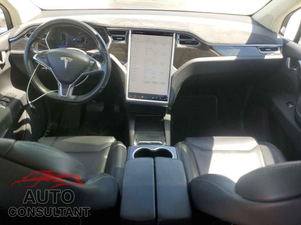 TESLA MODEL X 2016 - 5YJXCBE2XGF017024