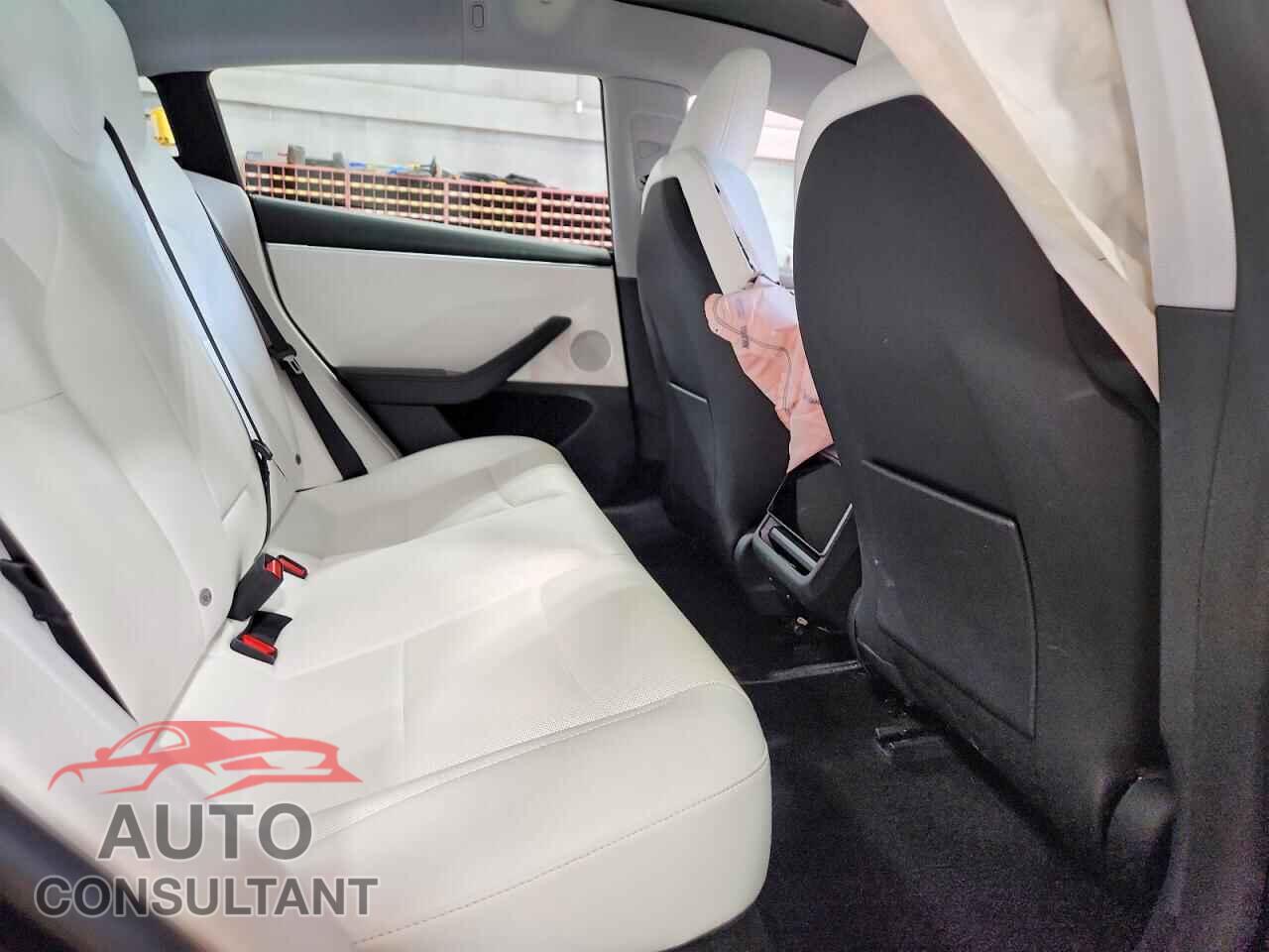 TESLA MODEL 3 2024 - 5YJ3E1EB2RF754675