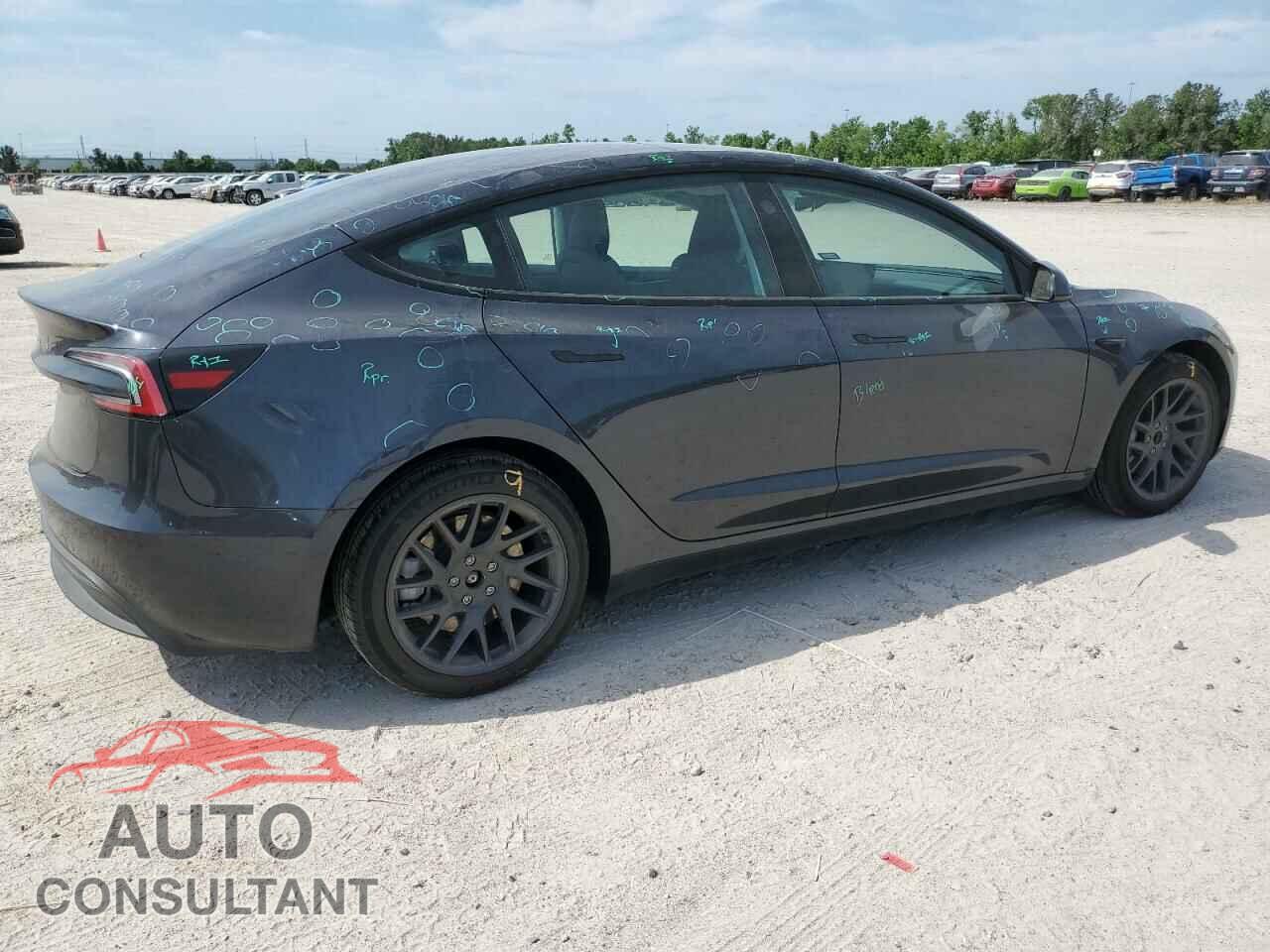 TESLA MODEL 3 2024 - 5YJ3E1EA8RF825594