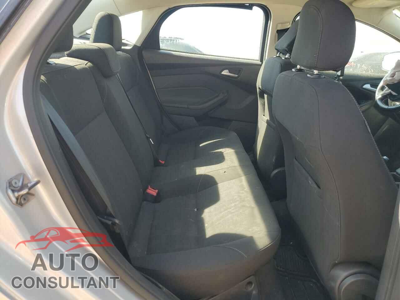 FORD FOCUS 2017 - 1FADP3F28HL243076