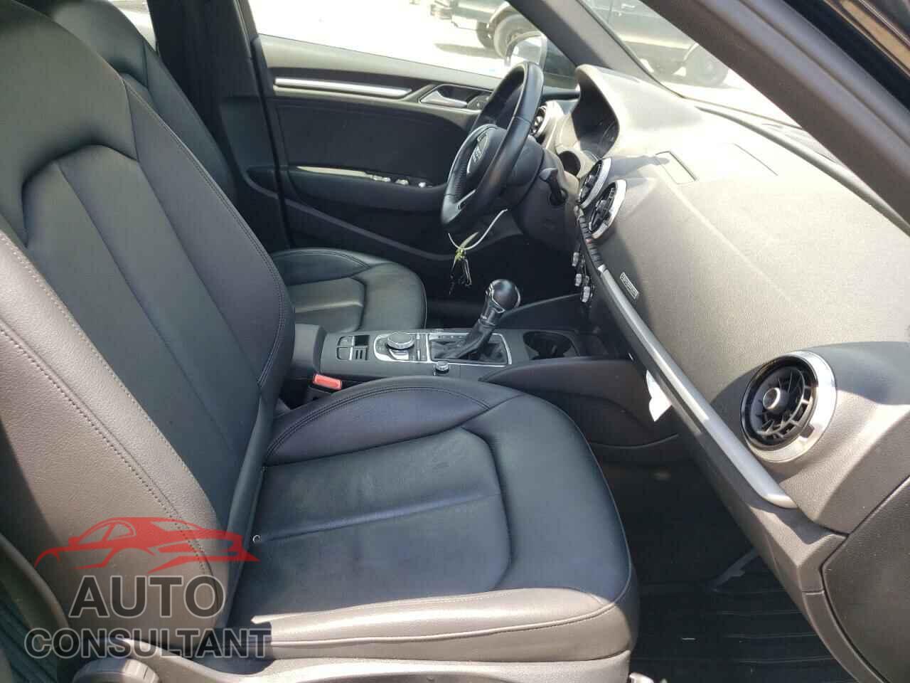 AUDI A3 2017 - WAUB8GFF5H1074572