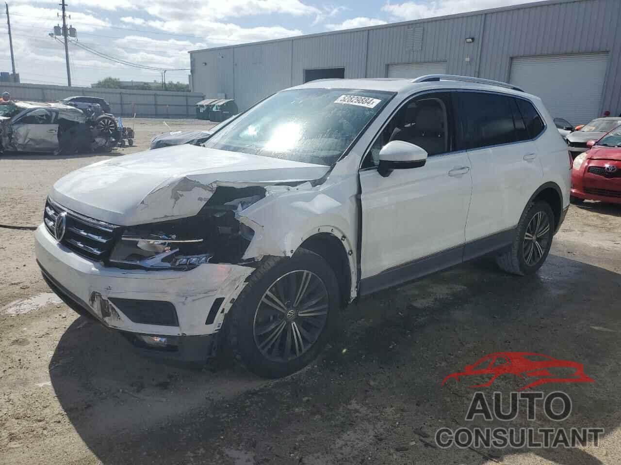 VOLKSWAGEN TIGUAN 2018 - 3VV3B7AX3JM035823