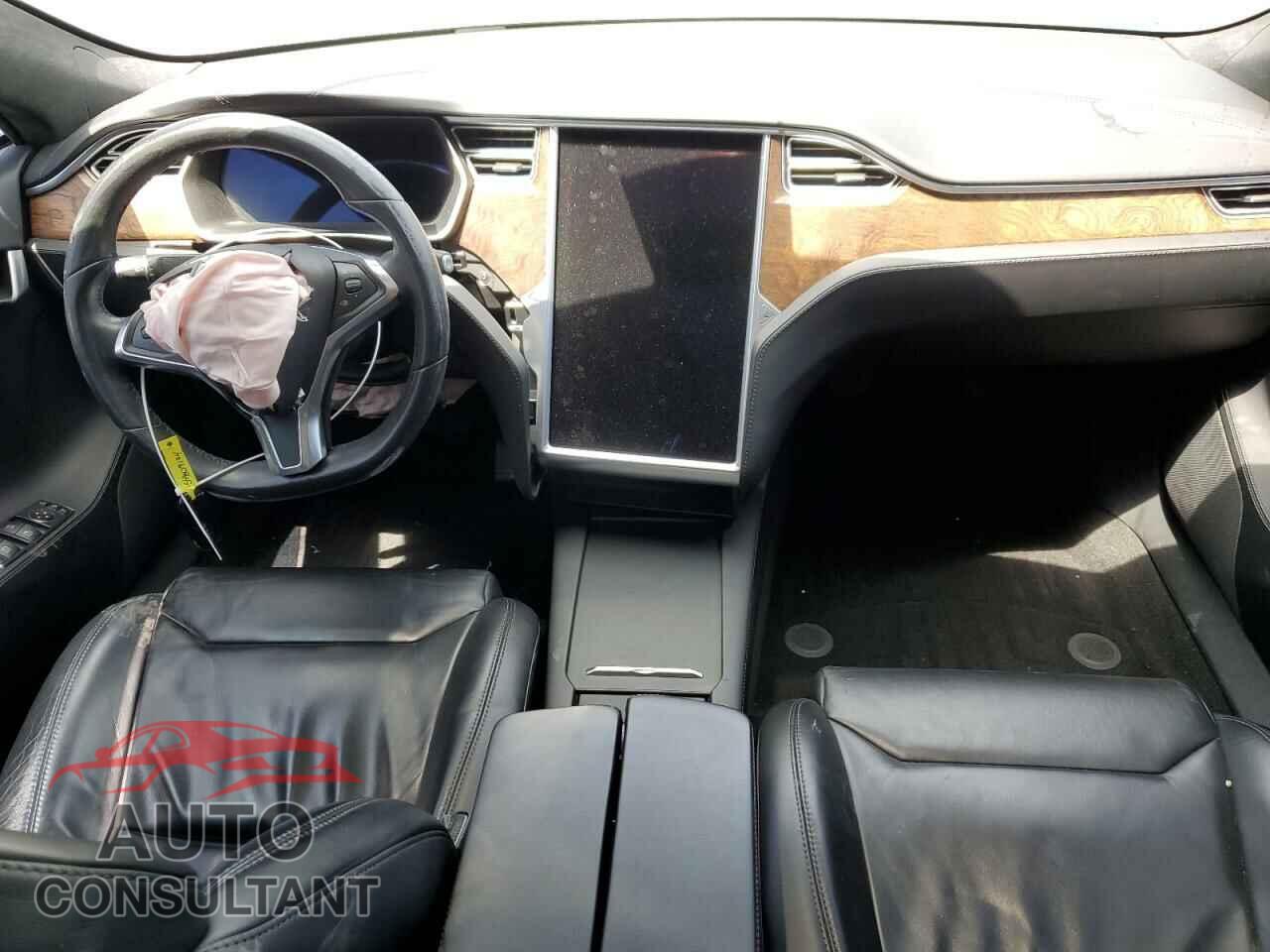 TESLA MODEL S 2017 - 5YJSA1E17HF196528