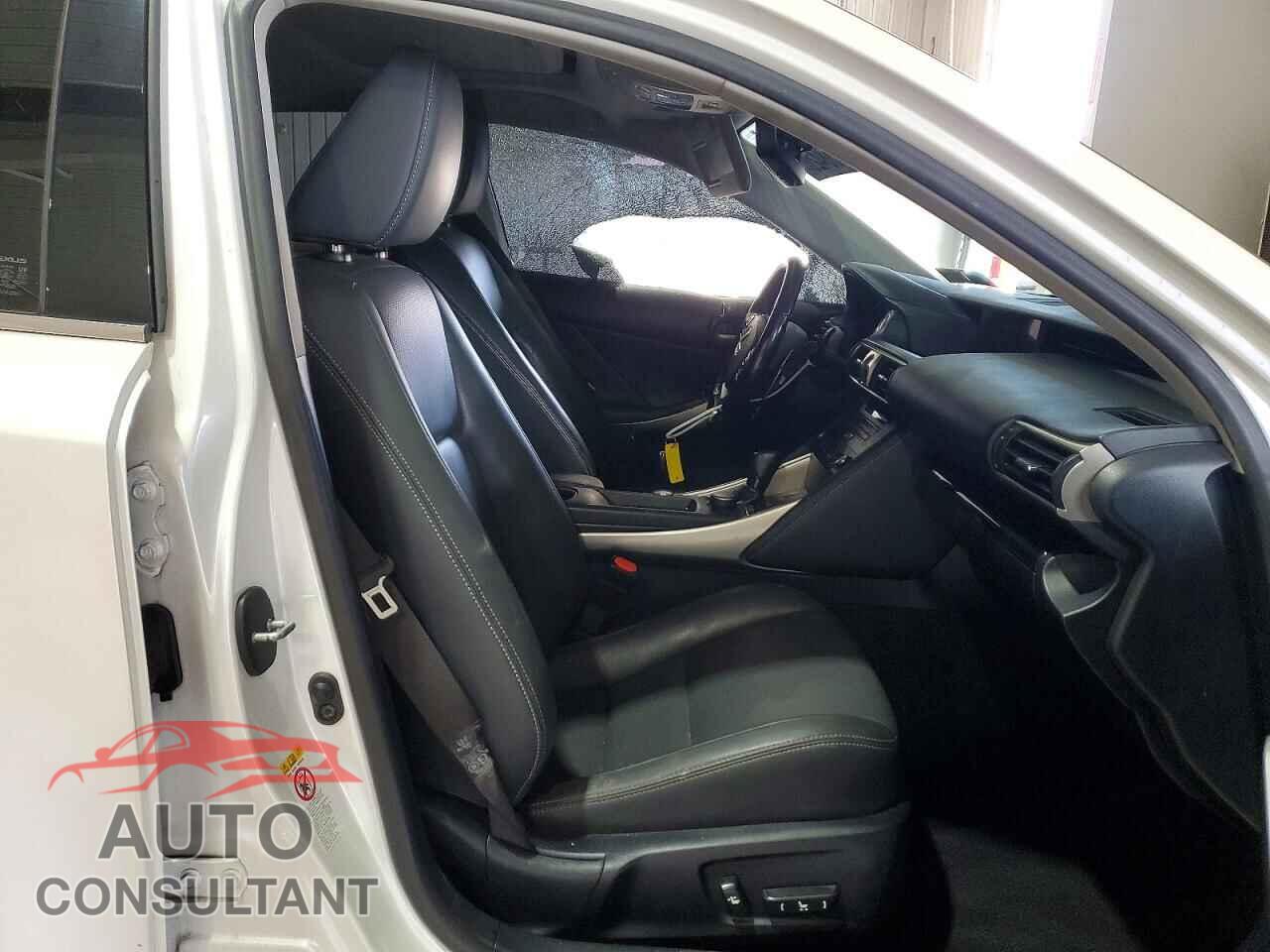 LEXUS IS 2017 - JTHCM1D27H5018222