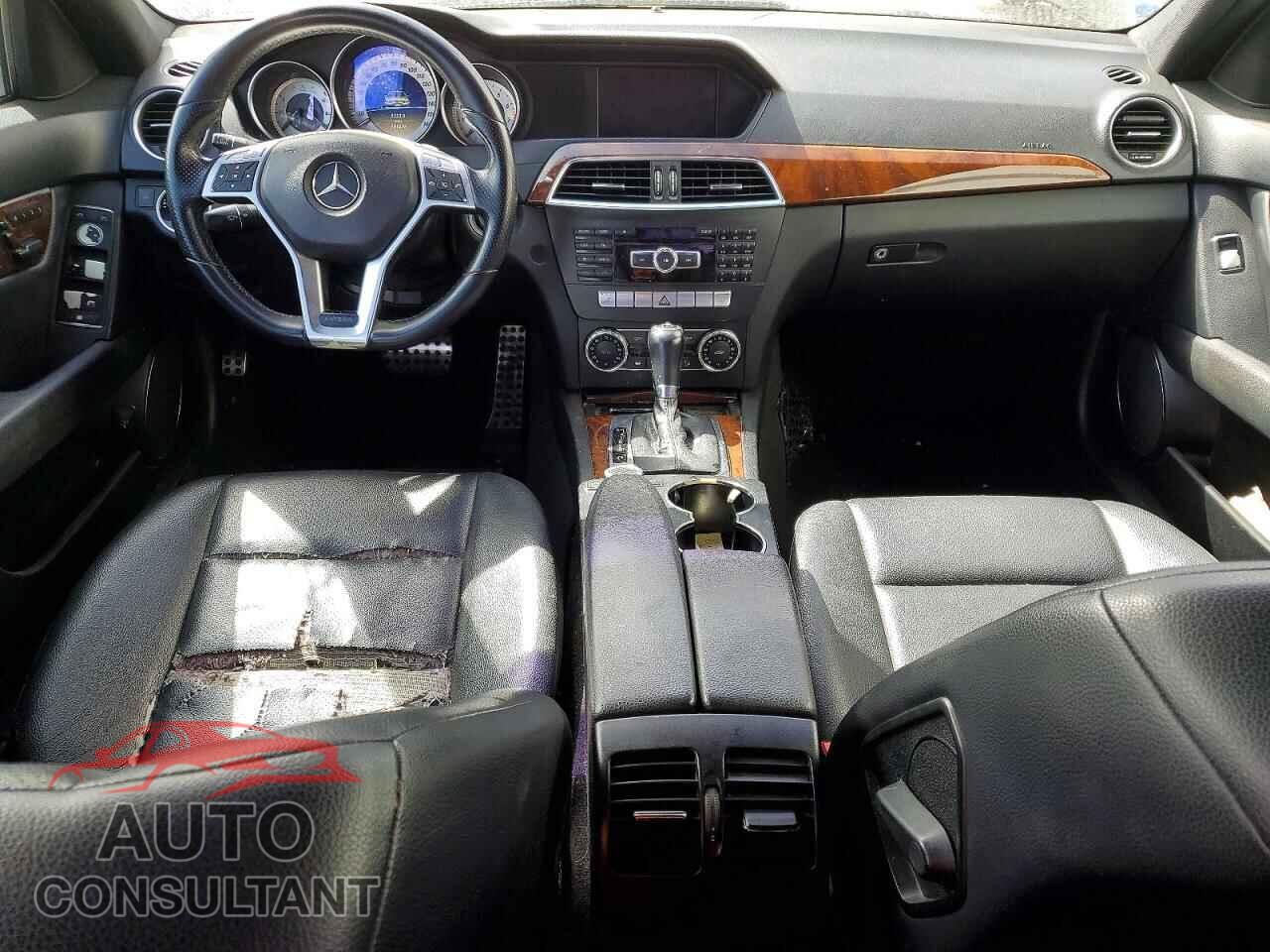 MERCEDES-BENZ C-CLASS 2012 - WDDGF8BB4CA617576