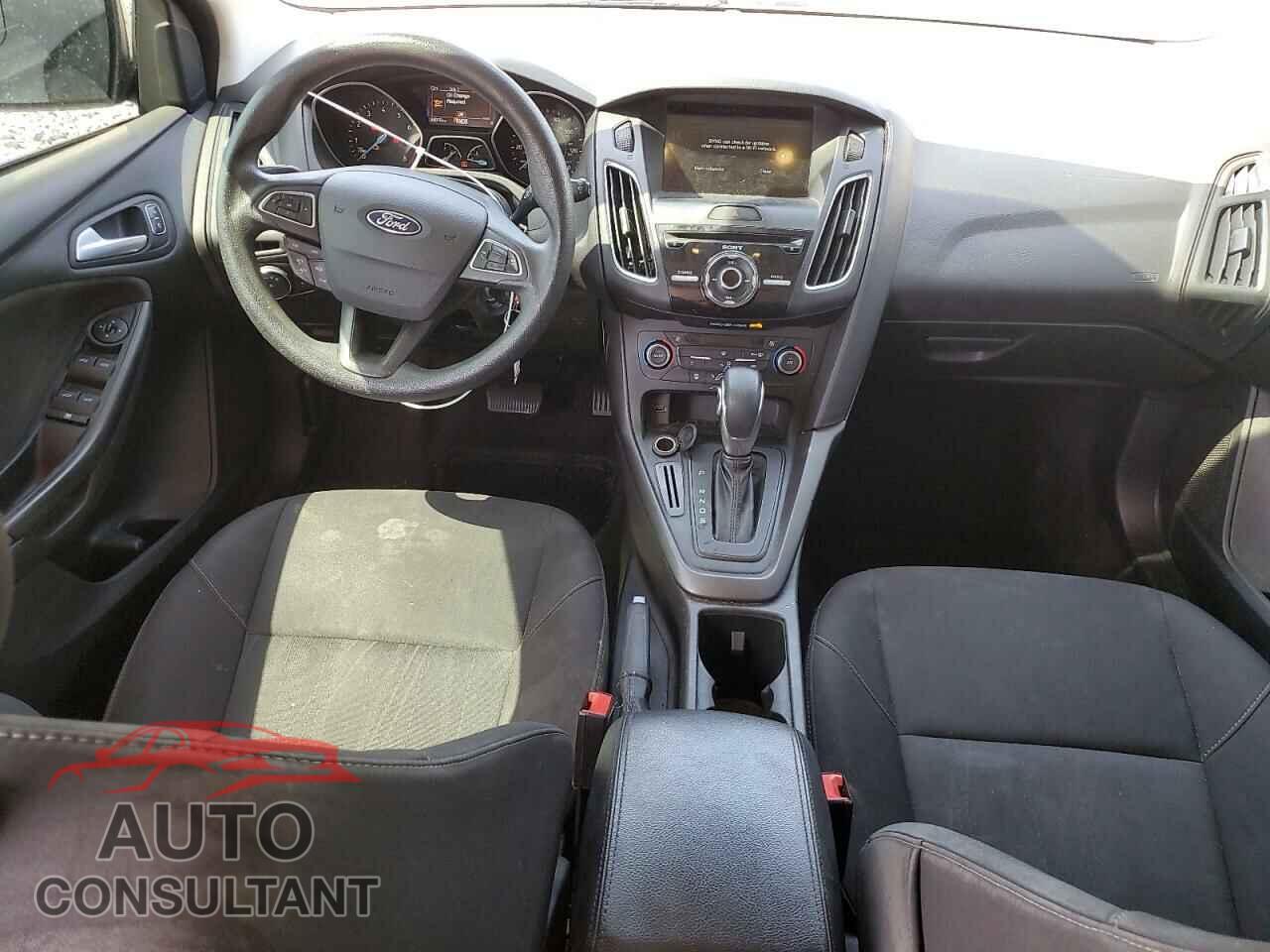 FORD FOCUS 2018 - 1FADP3M23JL201844