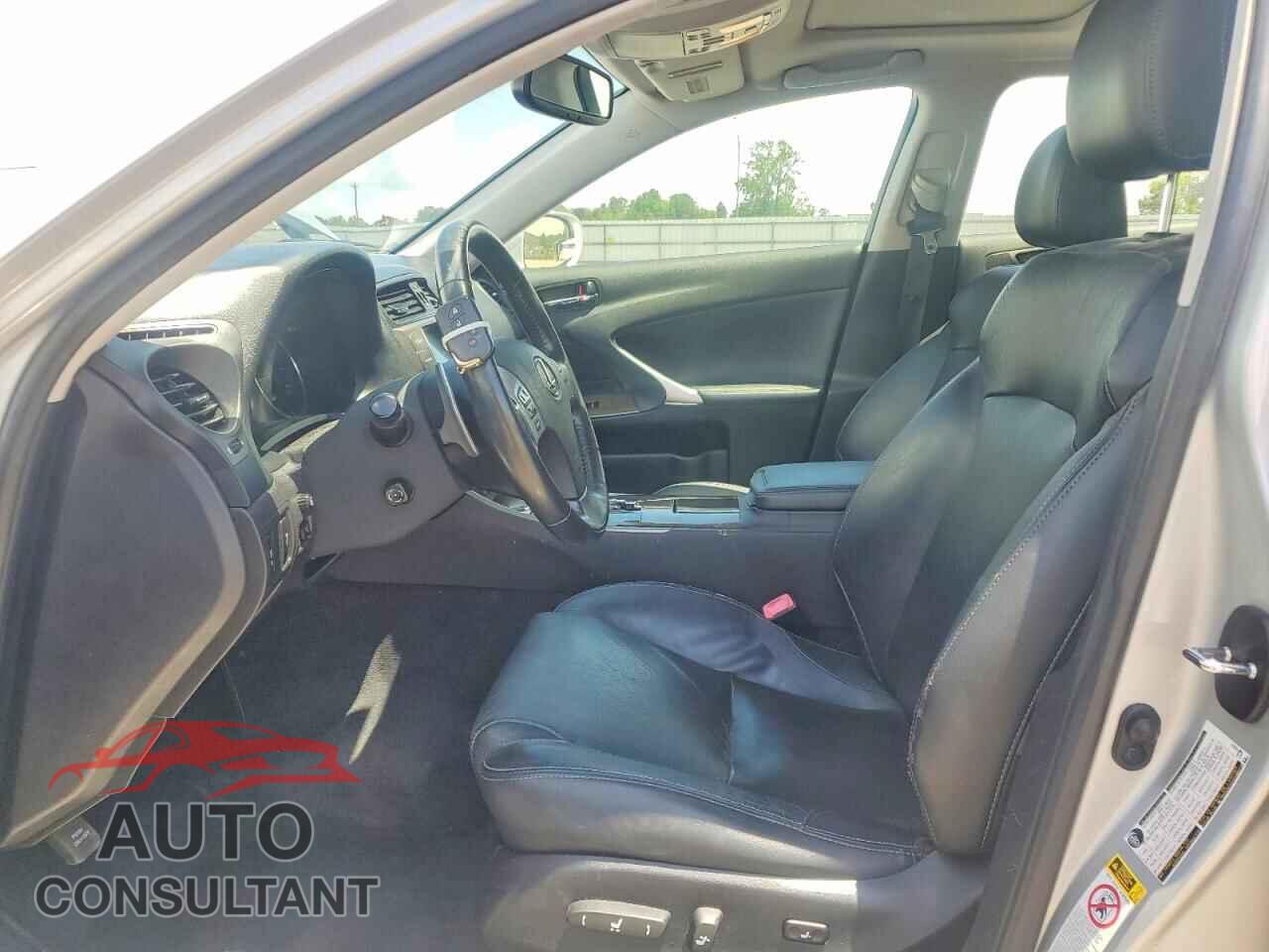 LEXUS IS 2012 - JTHCF5C25C5057189