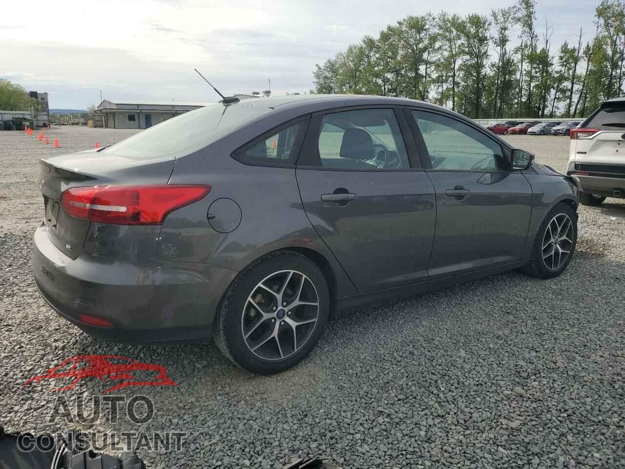 FORD FOCUS 2017 - 1FADP3H26HL344517