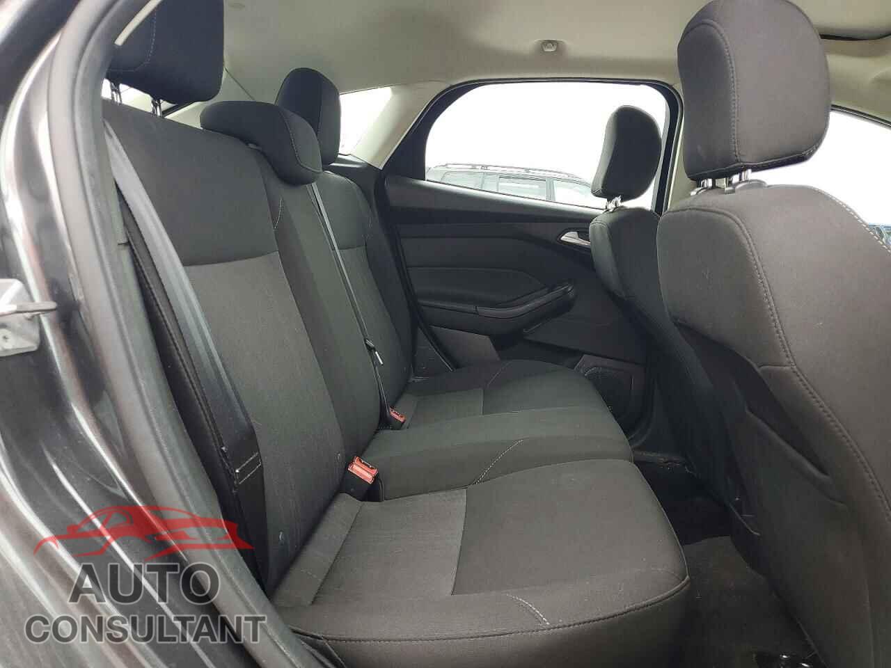 FORD FOCUS 2017 - 1FADP3M2XHL347751