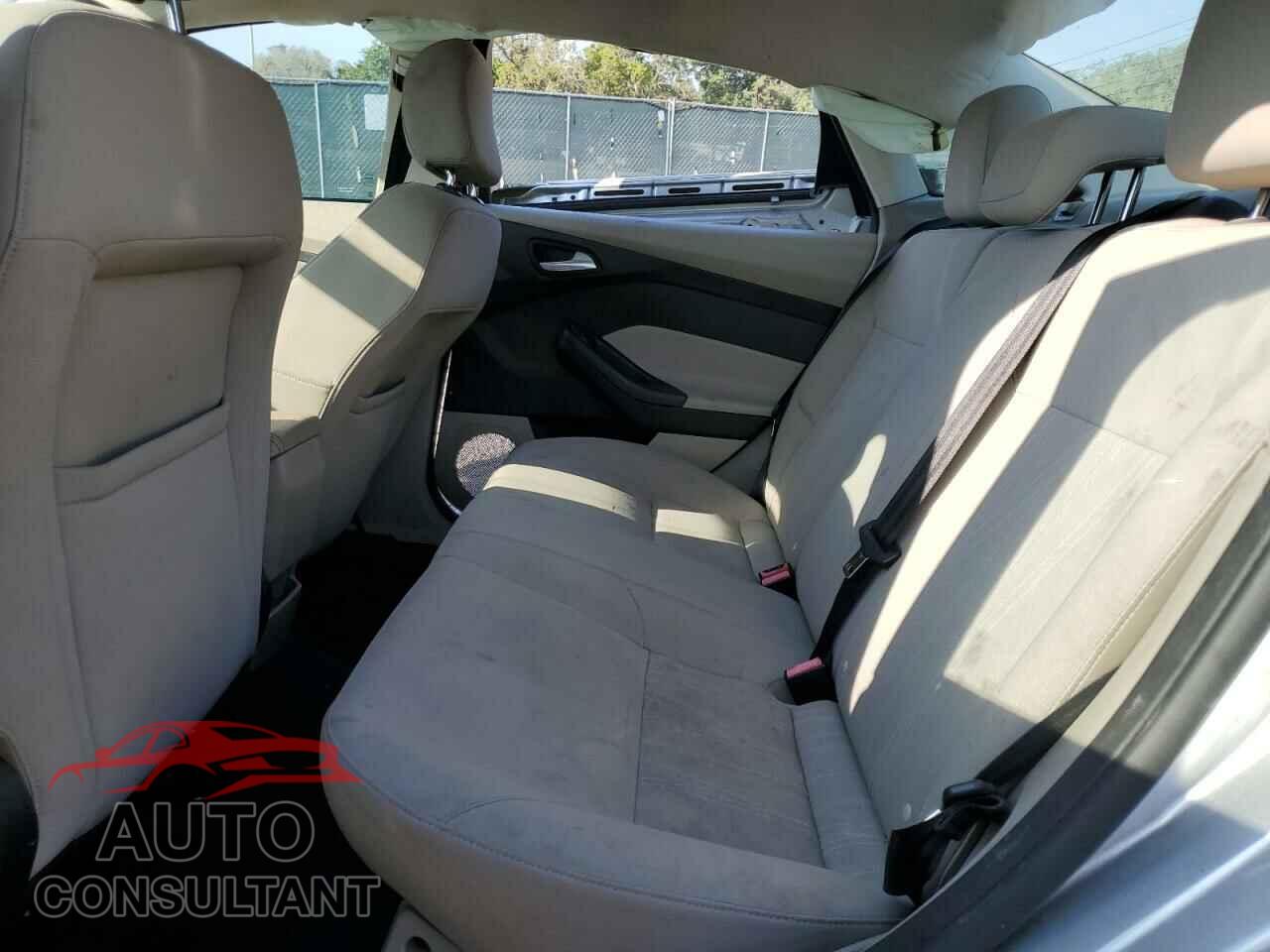 FORD FOCUS 2015 - 1FADP3F21FL215679