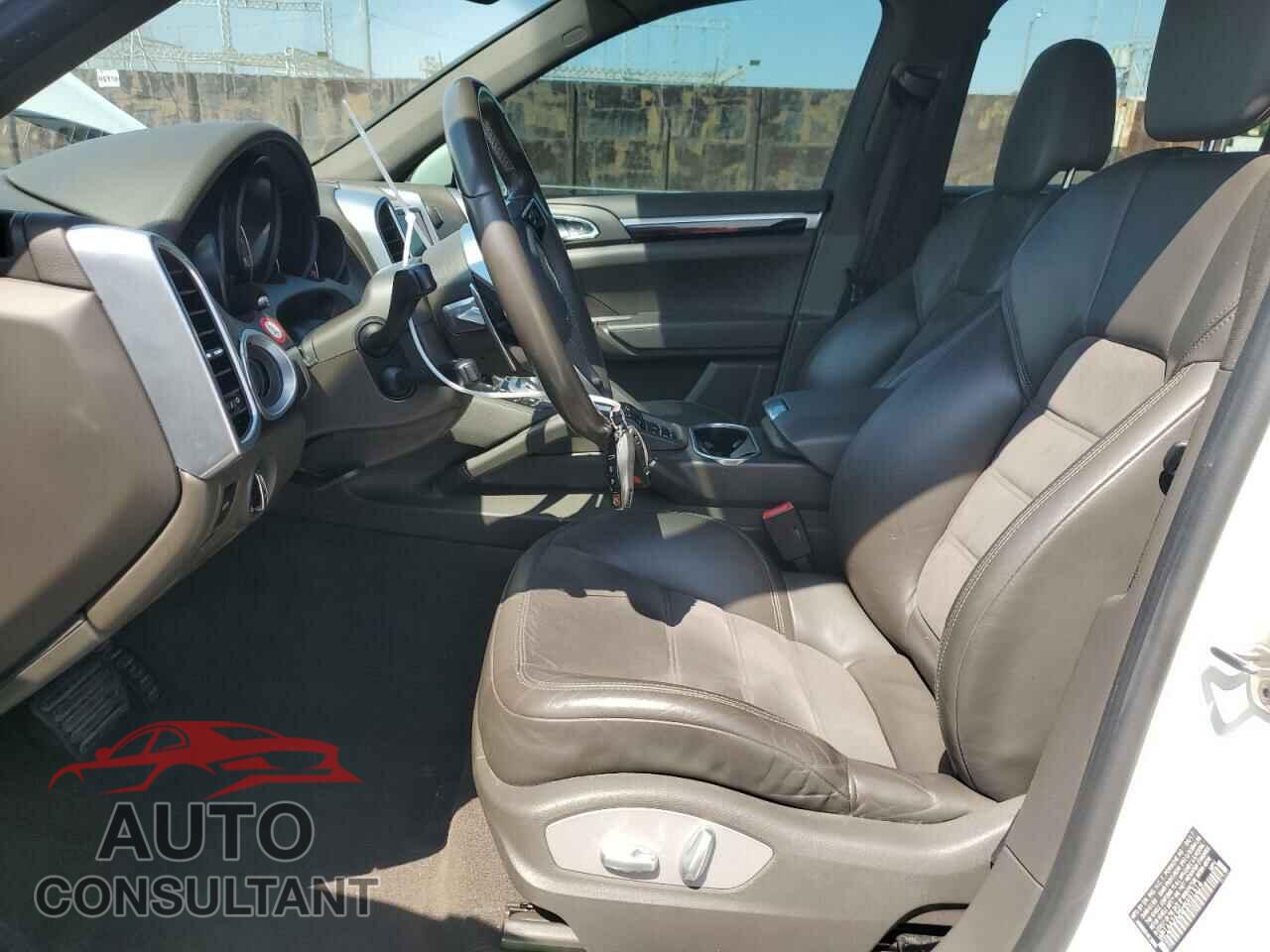 PORSCHE CAYENNE 2017 - WP1AA2A26HKA91514