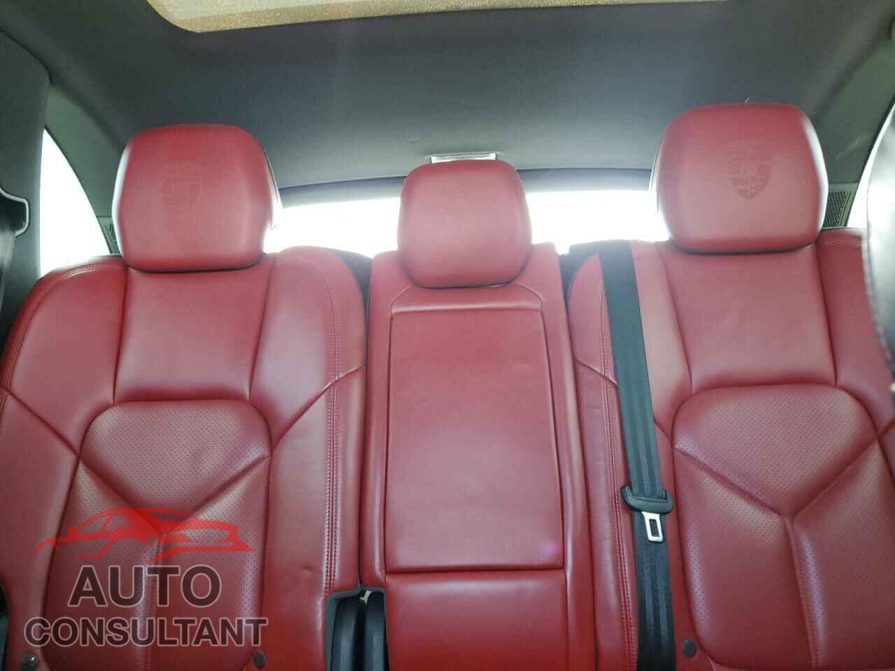 PORSCHE CAYENNE 2017 - WP1AA2A20HKA88141