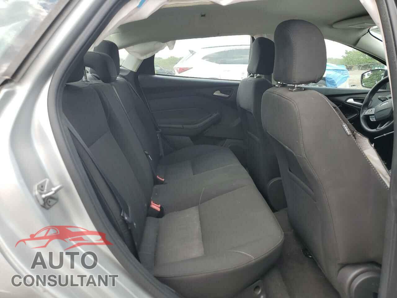 FORD FOCUS 2016 - 1FADP3F24GL397508