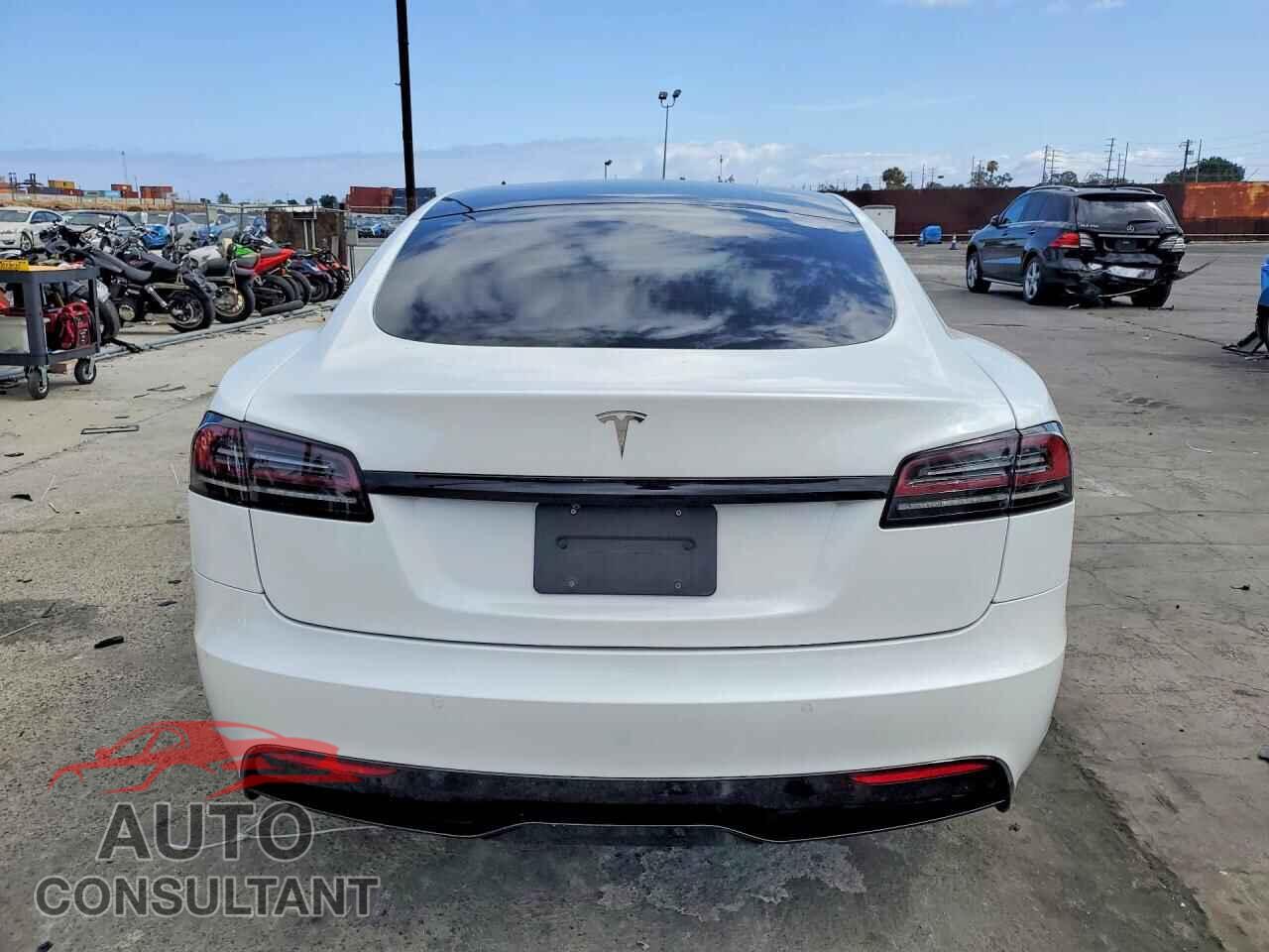 TESLA MODEL S 2022 - 5YJSA1E56NF483003