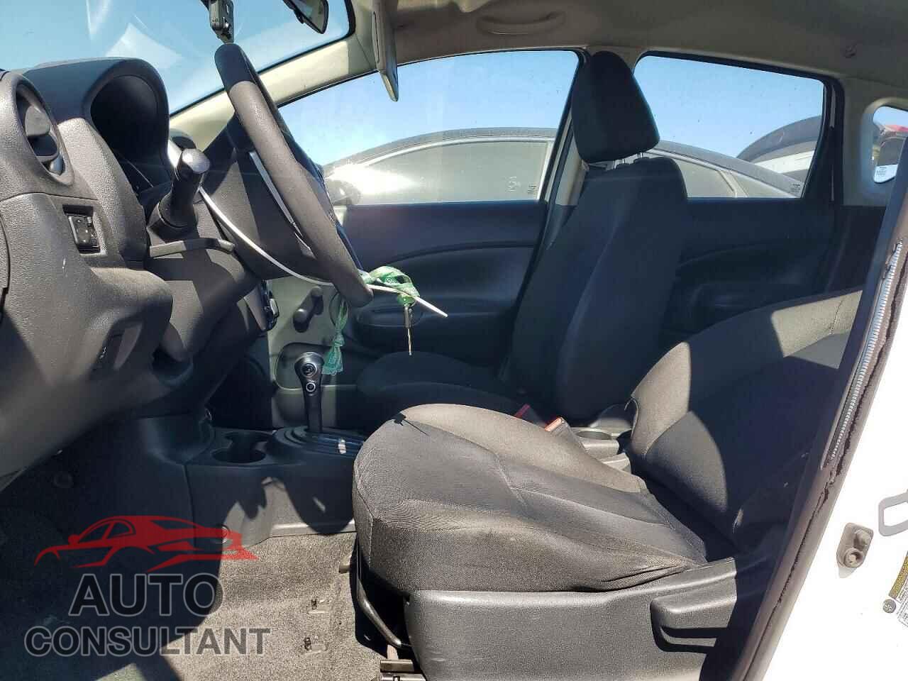 NISSAN VERSA 2017 - 3N1CE2CP9HL365930