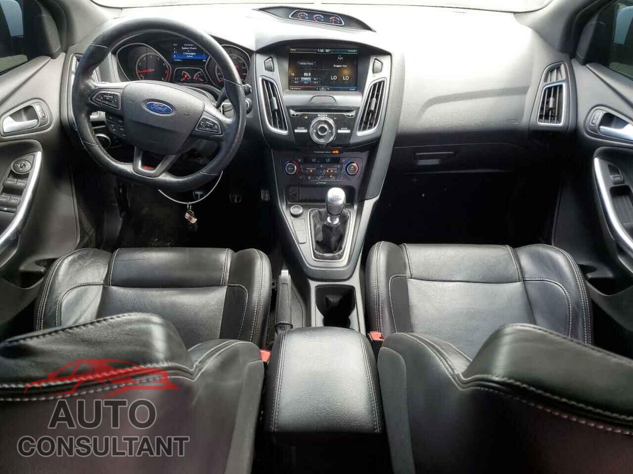 FORD FOCUS 2015 - 1FADP3L98FL333584