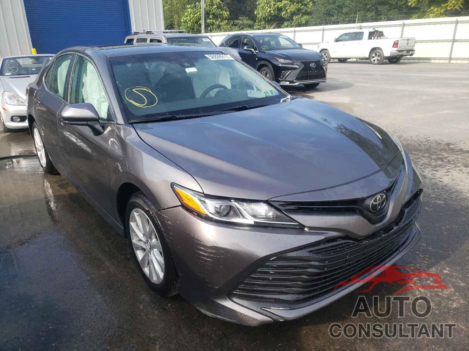 TOYOTA CAMRY 2018 - 4T1B11HKXJU022594