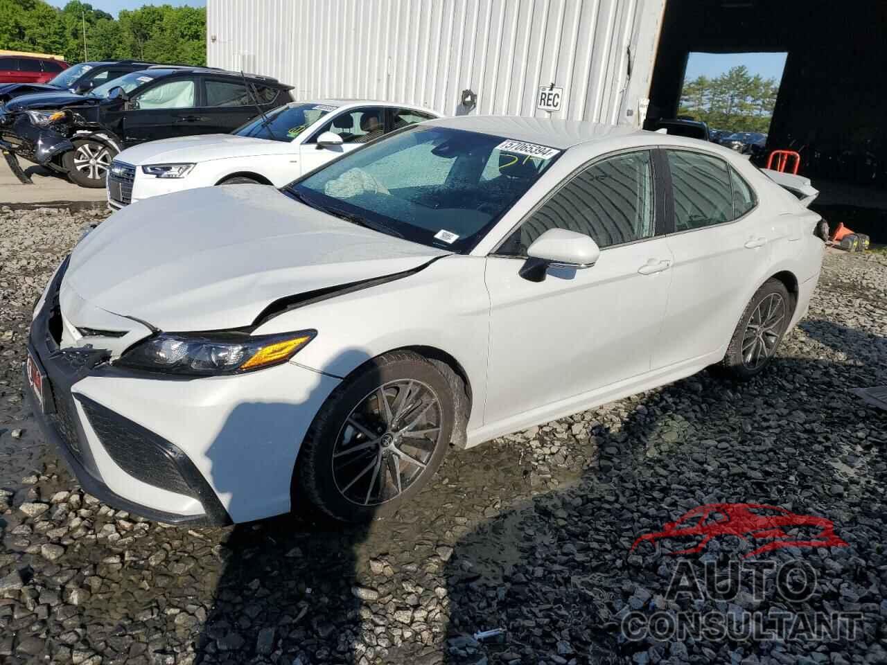 TOYOTA CAMRY 2022 - 4T1G11AK7NU003667