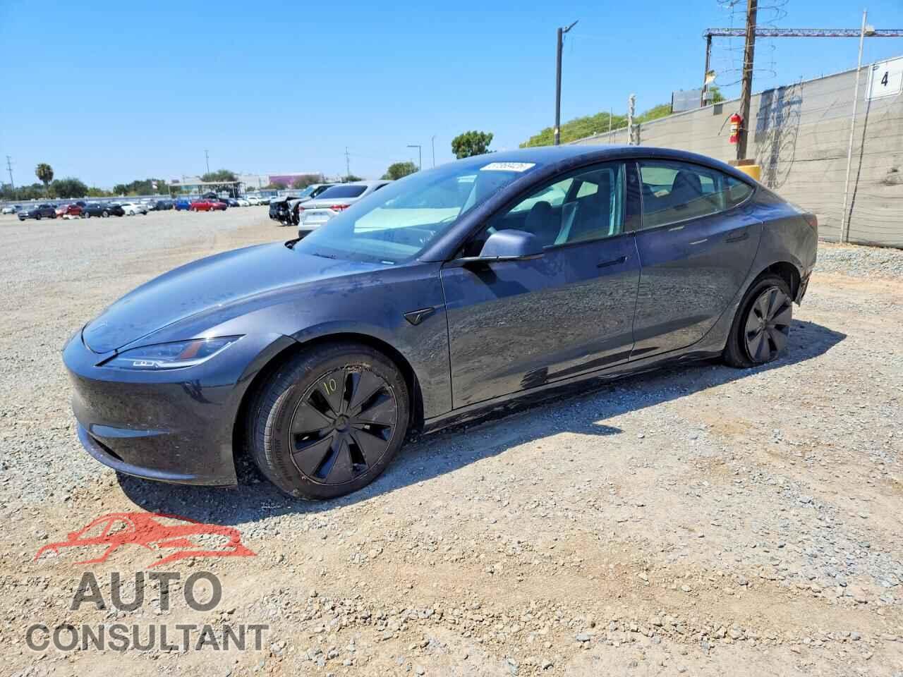 TESLA MODEL 3 2025 - 5YJ3E1EA4SF940490