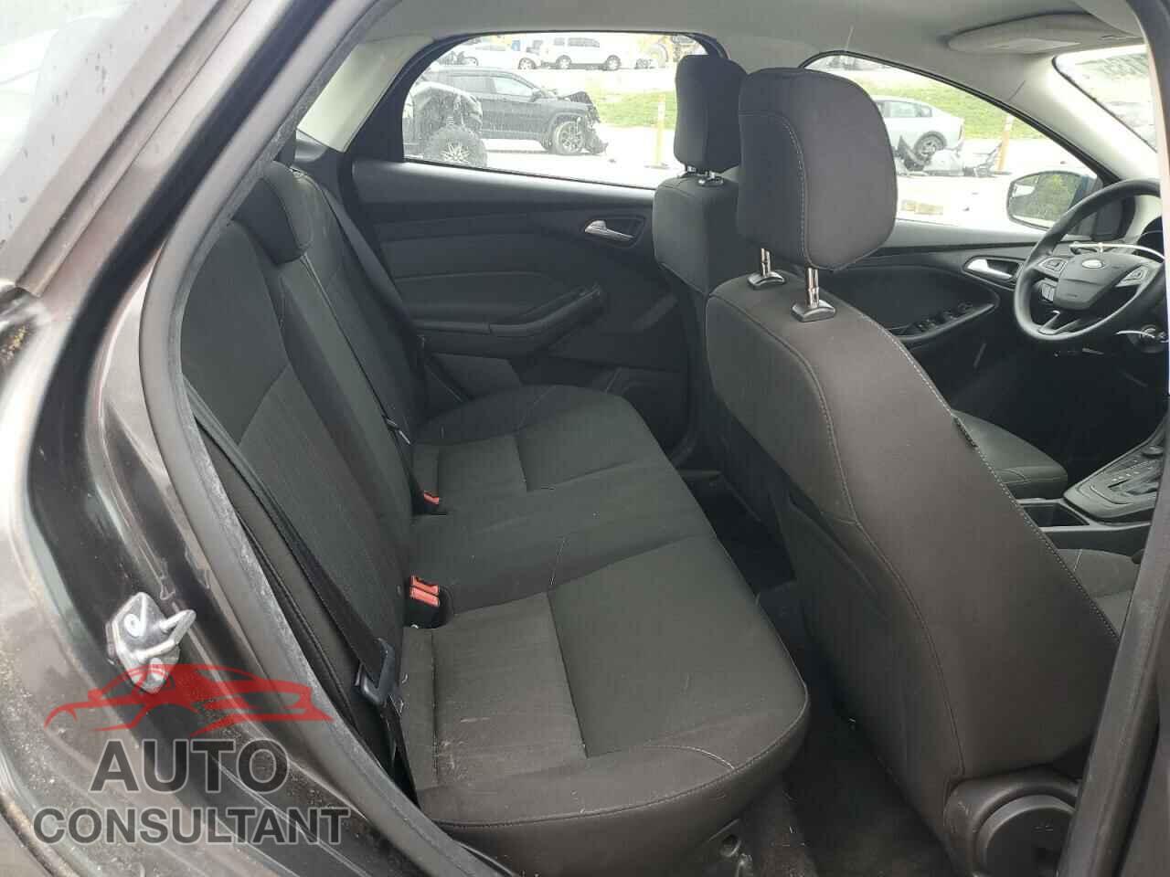 FORD FOCUS 2018 - 1FADP3FE2JL229934