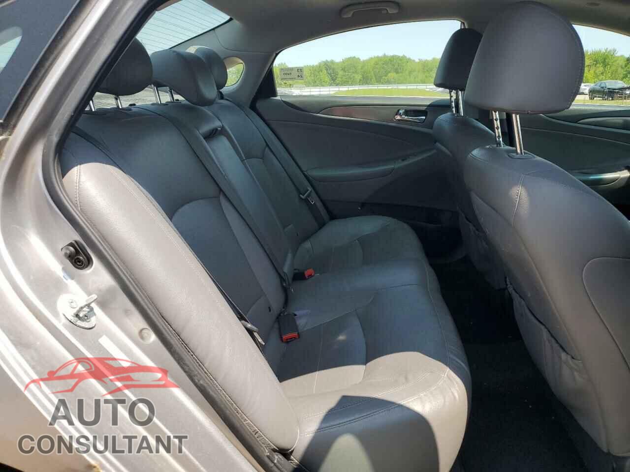 HYUNDAI SONATA 2012 - KMHEC4A47CA054475