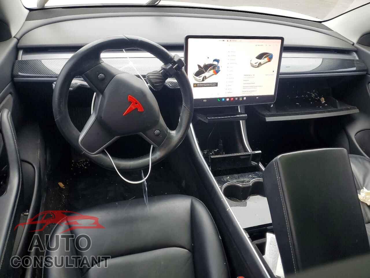 TESLA MODEL 3 2018 - 5YJ3E1EB0JF106594