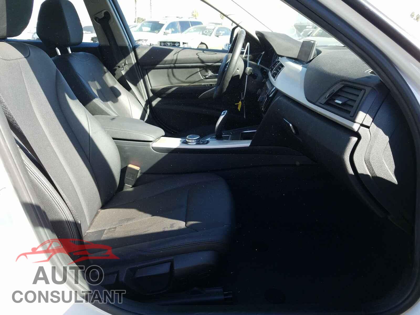 BMW 3 SERIES 2016 - WBA8E1G56GNU12199