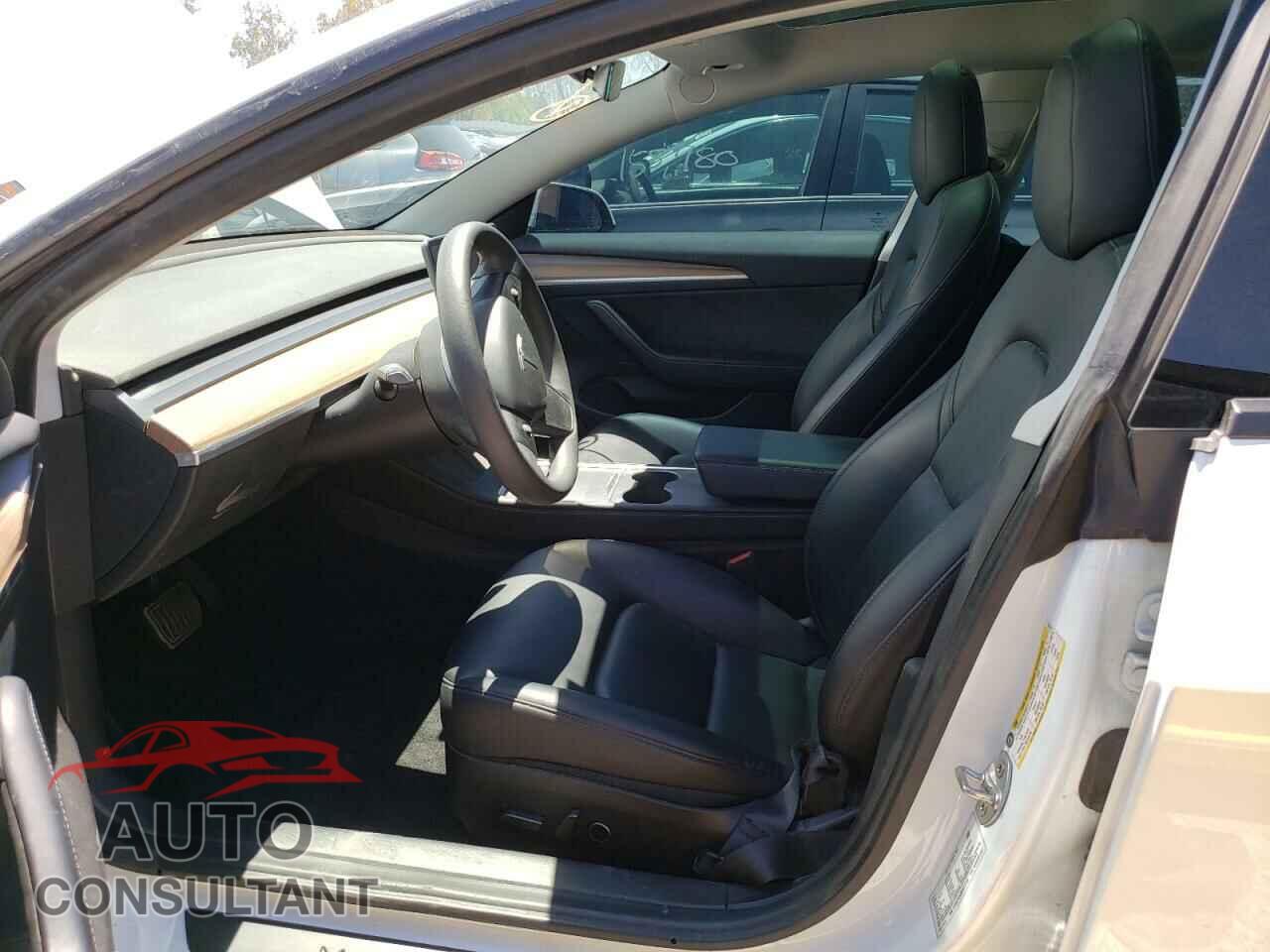 TESLA MODEL 3 2021 - 5YJ3E1EA5MF017115
