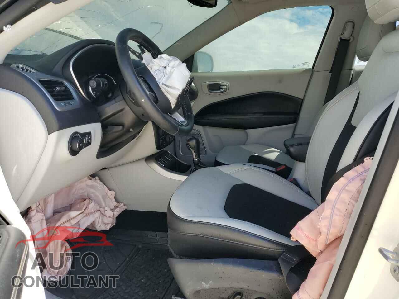 JEEP COMPASS 2019 - 3C4NJCBB9KT678285
