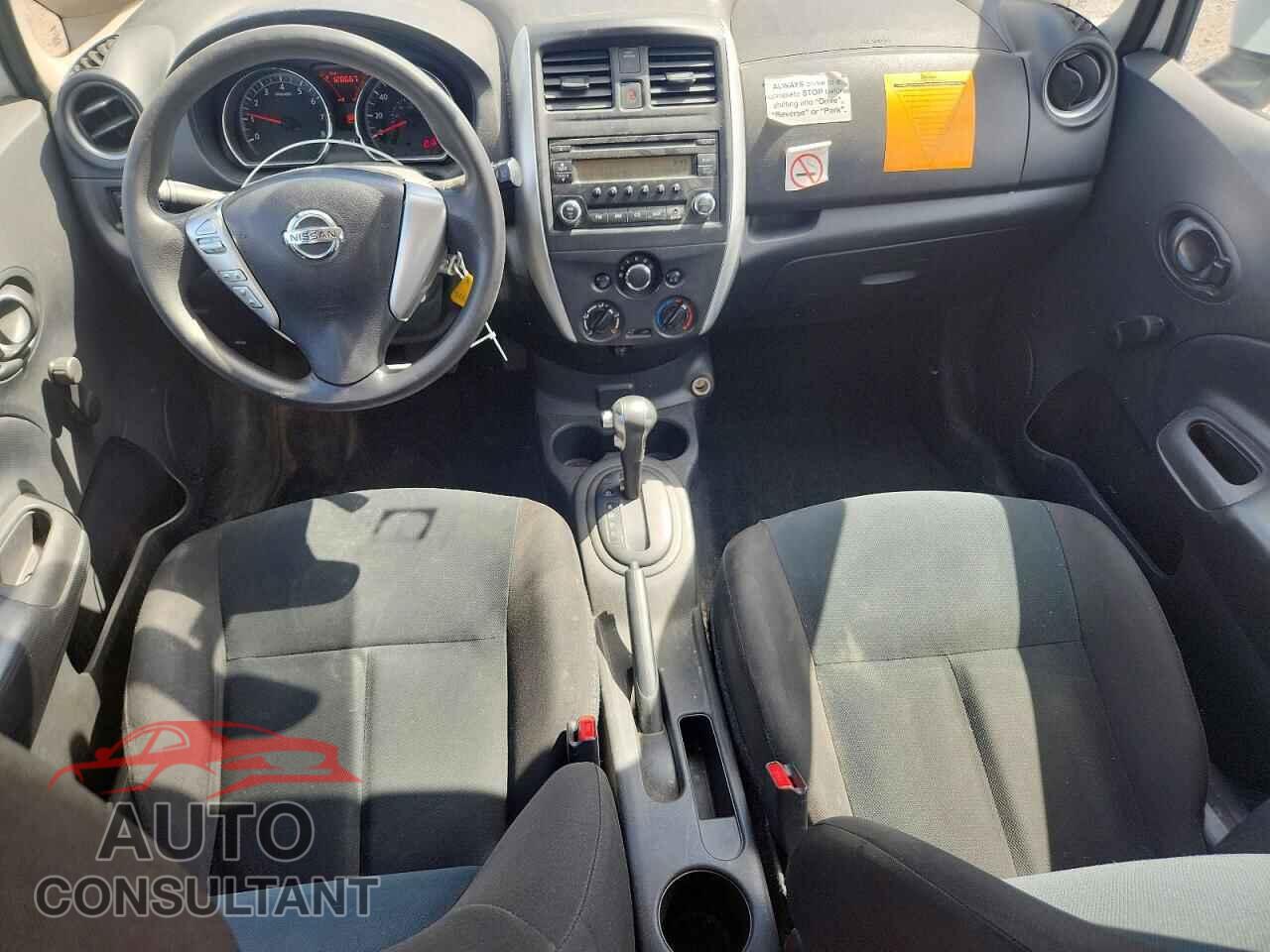 NISSAN VERSA 2017 - 3N1CE2CP4HL372140