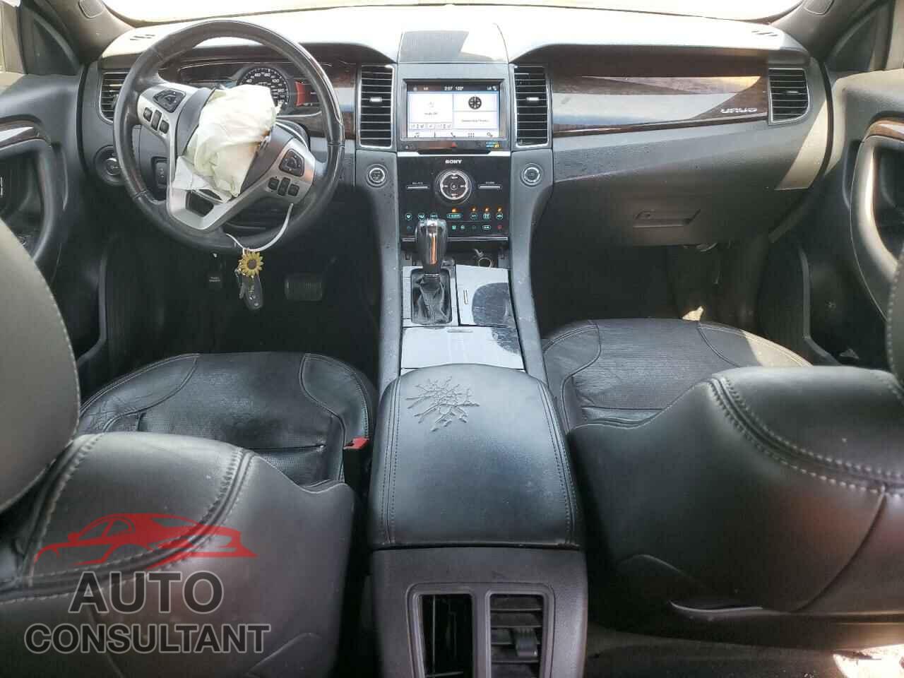 FORD TAURUS 2018 - 1FAHP2F86JG109729
