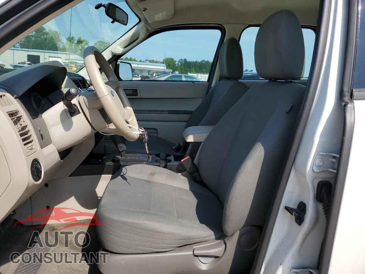 FORD ESCAPE 2010 - 1FMCU0C75AKA05741