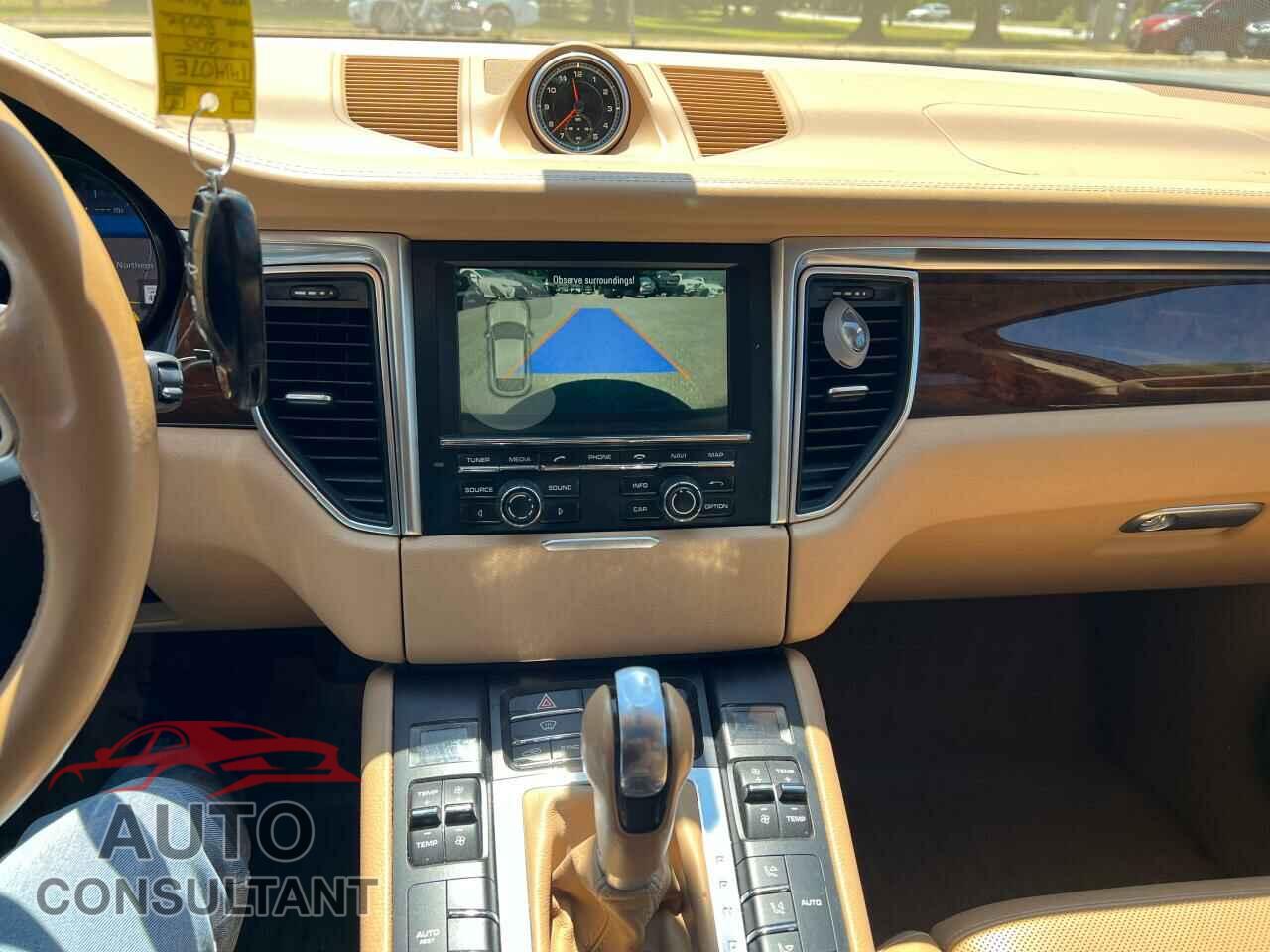 PORSCHE MACAN 2015 - WP1AB2A56FLB61043
