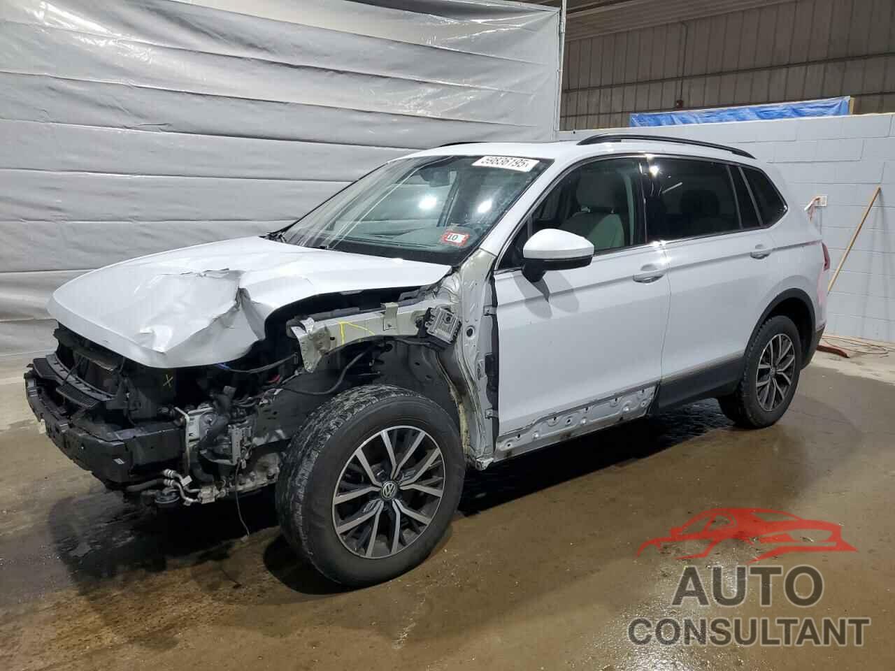 VOLKSWAGEN TIGUAN 2018 - 3VV2B7AX9JM197161