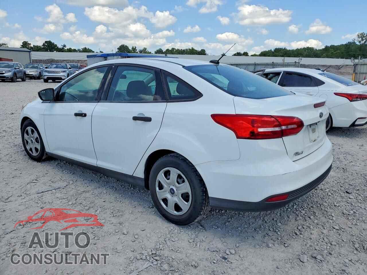 FORD FOCUS 2017 - 1FADP3E26HL327091
