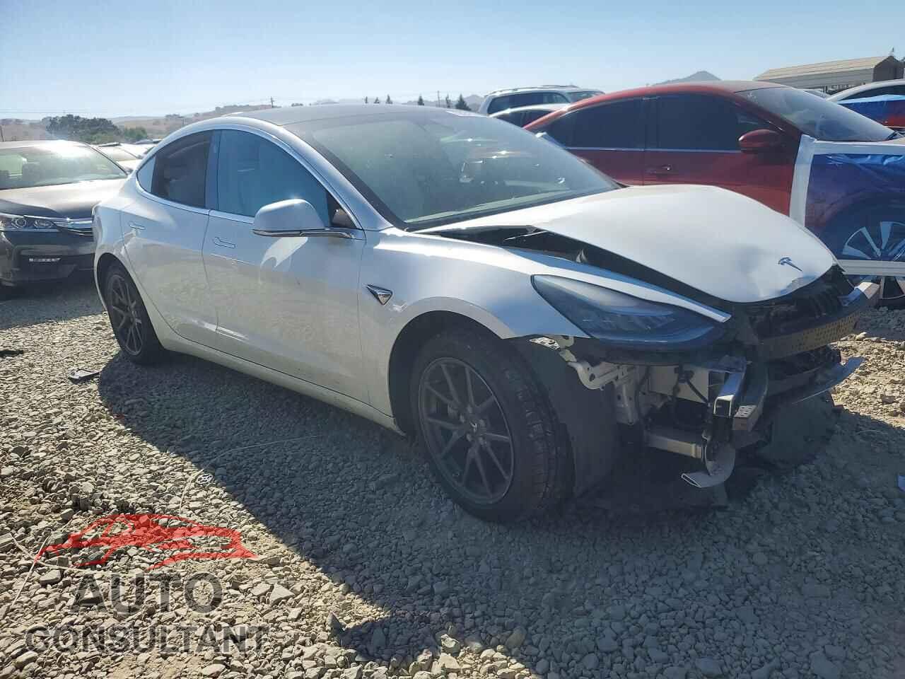 TESLA MODEL 3 2019 - 5YJ3E1EB6KF421577