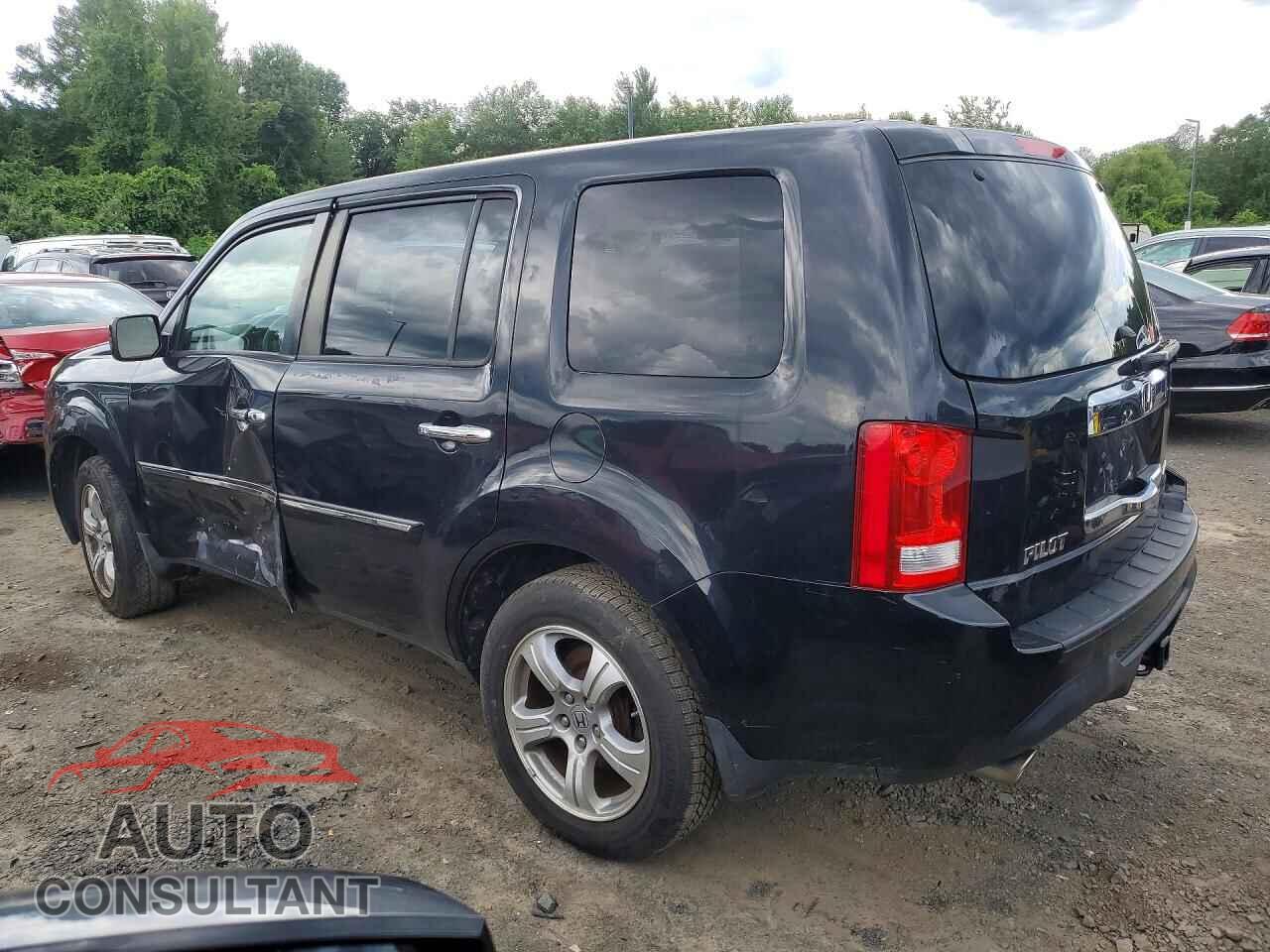 HONDA PILOT 2013 - 5FNYF4H48DB022383