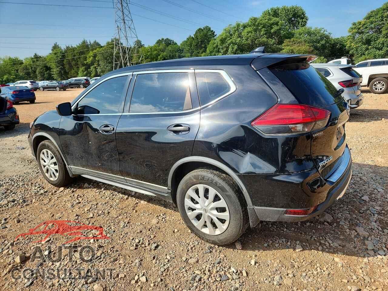 NISSAN ROGUE 2017 - KNMAT2MV3HP604741