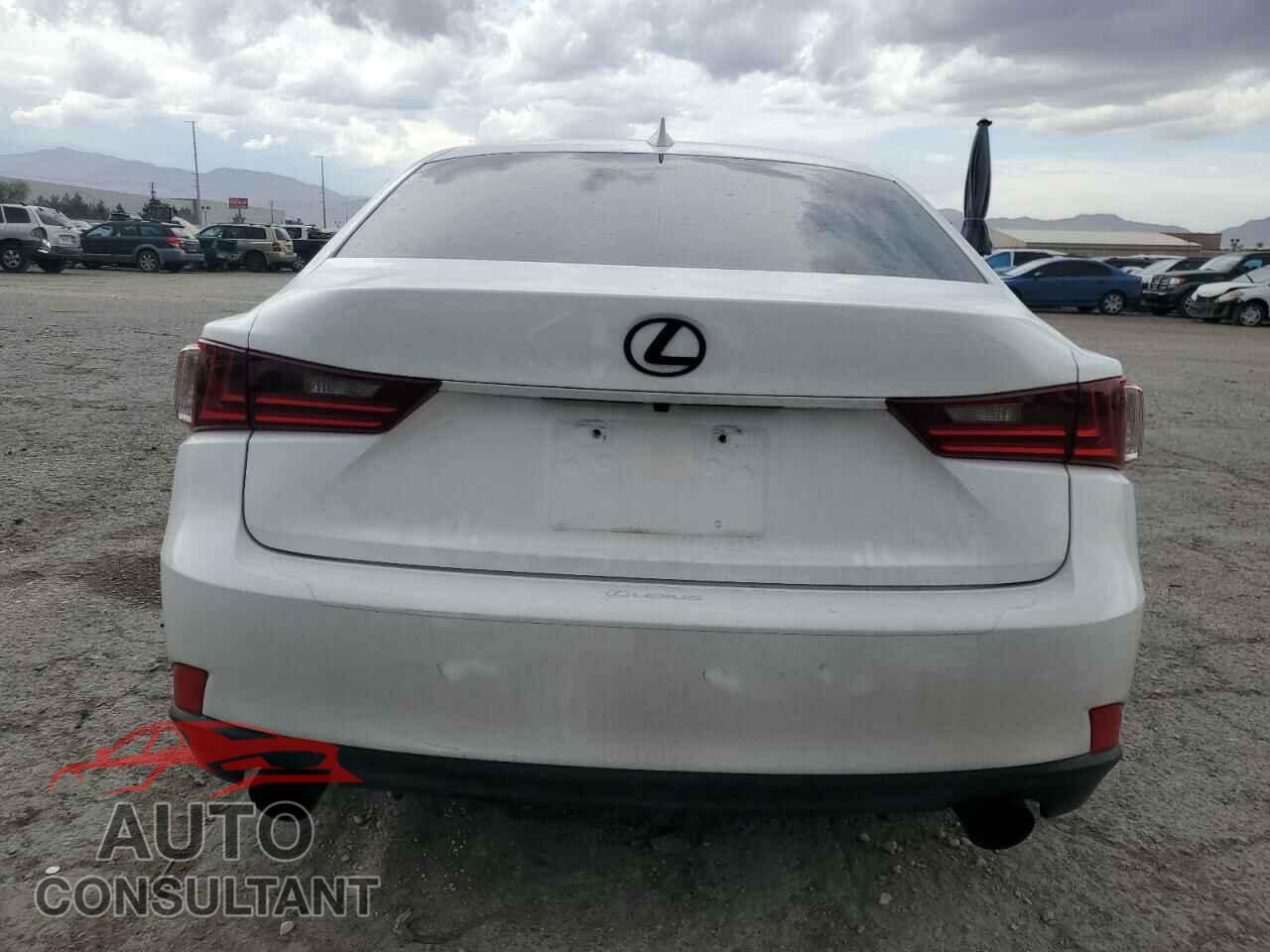 LEXUS IS 2014 - JTHBE1D29E5003225