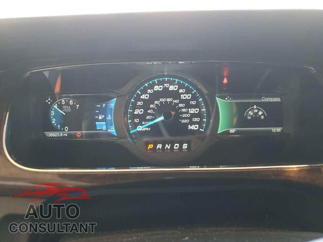FORD TAURUS 2017 - 1FAHP2F88HG104056