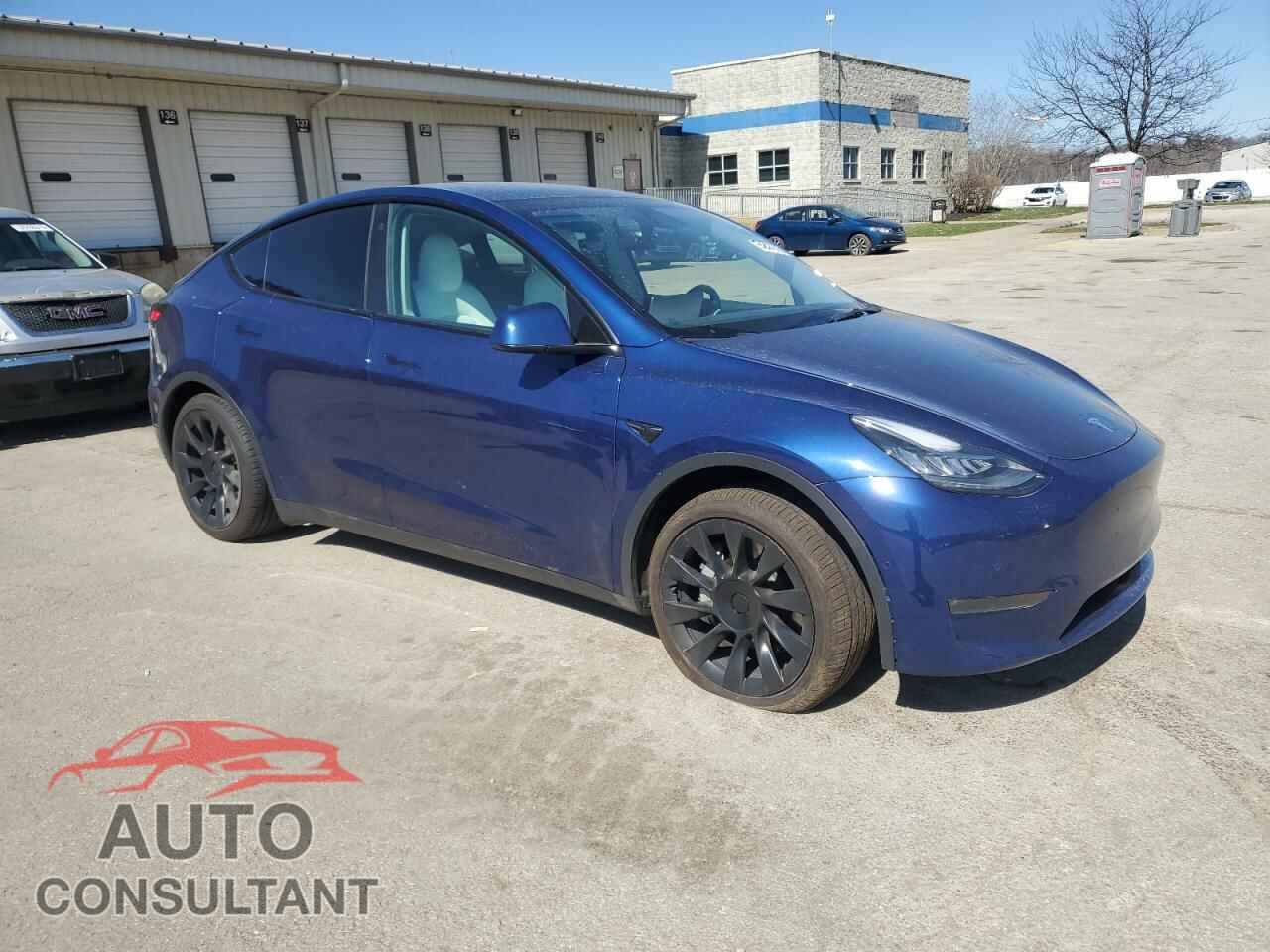 TESLA MODEL Y 2021 - 5YJYGDEEXMF210171