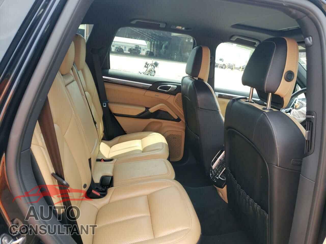 PORSCHE CAYENNE 2016 - WP1AA2A27GKA09403