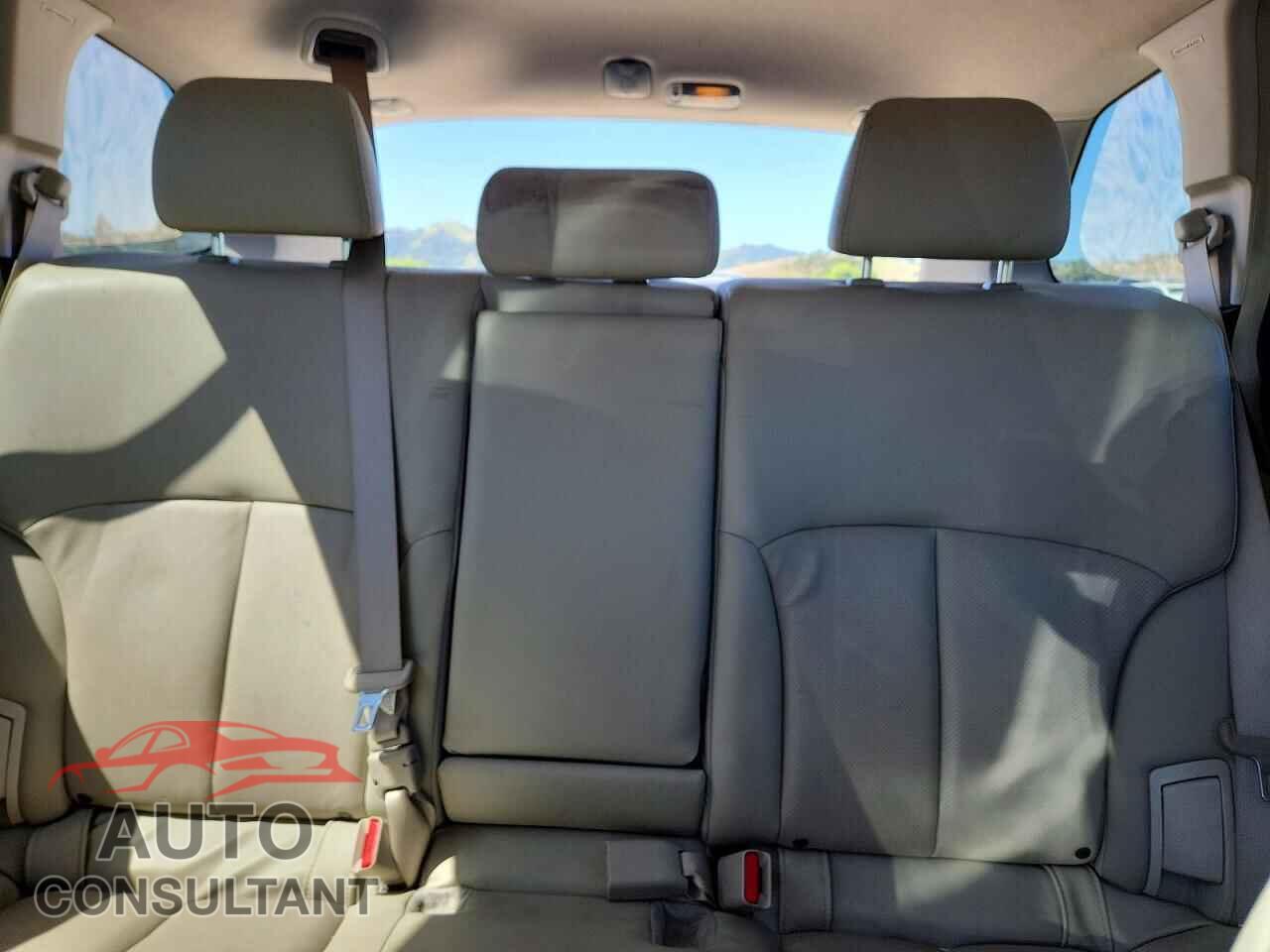 SUBARU OUTBACK 2011 - 4S4BRBKC8B3320973