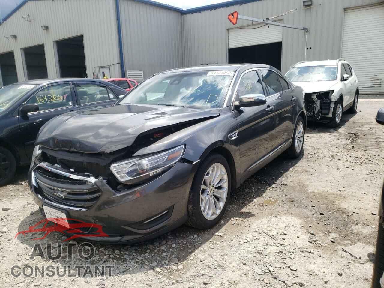 FORD TAURUS 2018 - 1FAHP2F82JG109775