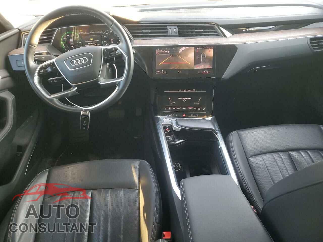 AUDI E-TRON 2019 - WA1LAAGE2KB024366
