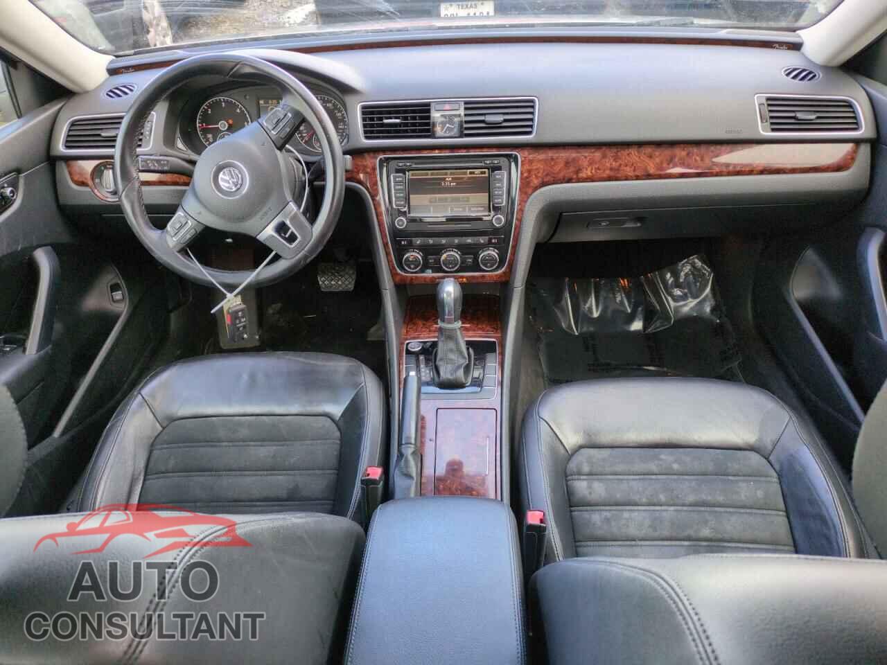 VOLKSWAGEN PASSAT 2012 - 1VWCN7A30CC084000