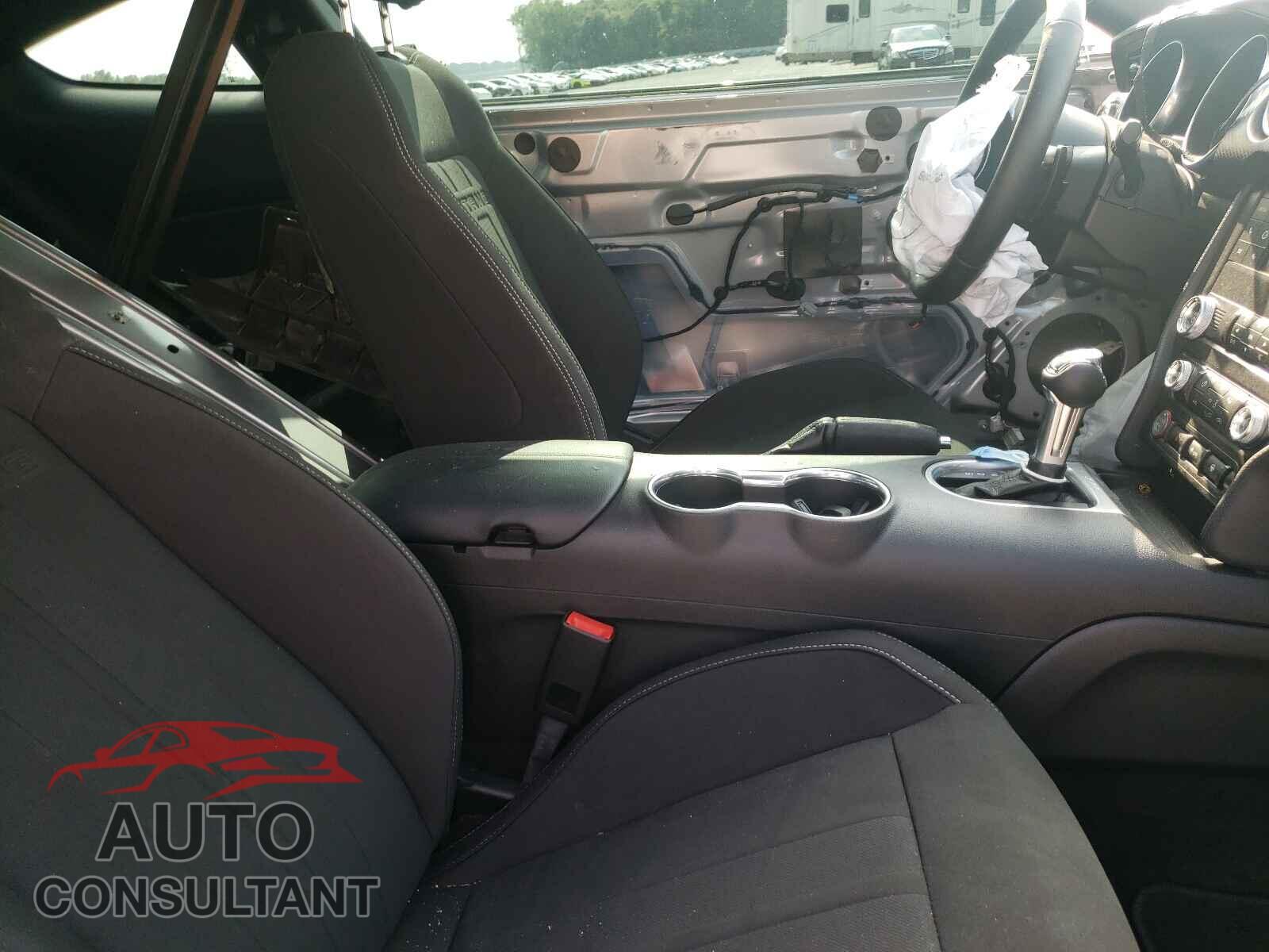FORD MUSTANG 2020 - 1FA6P8THXL5153455